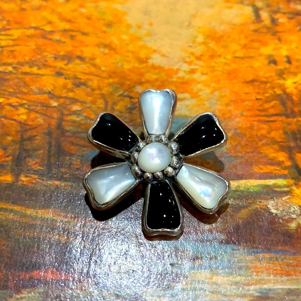 🌚❄️vintage silver, onyx and Opal pendant